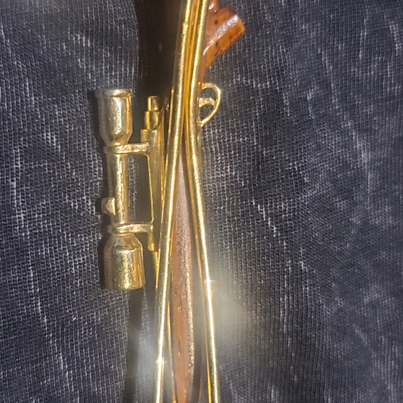 14kt gold and wood rifle tie tack tie bar - Picture 2 of 7